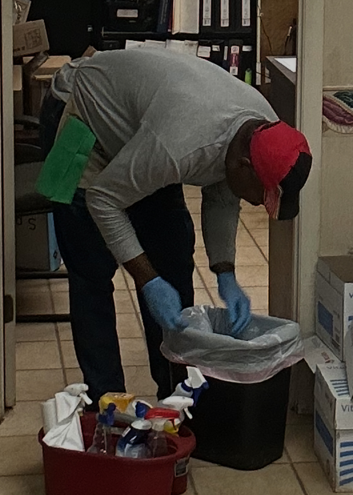 Cleaning trash service